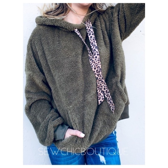 Cozy Olive Fur Hoodie W/ Leopard Straps - Picture 4 of 5